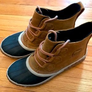 Sorel Out ‘N About boots size 6